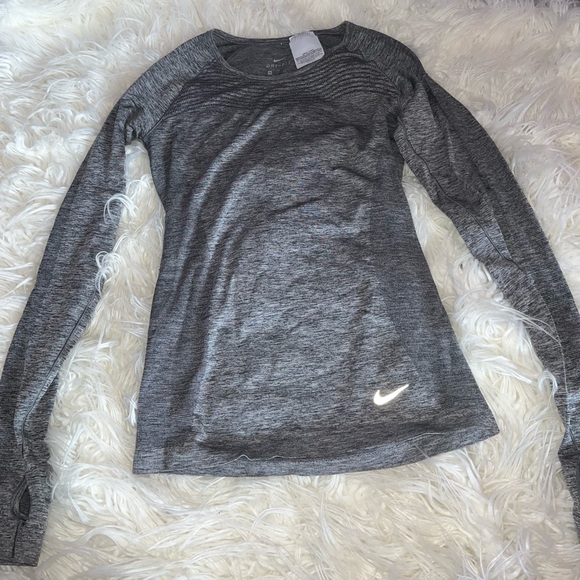 Nike Tops - Nike Dri-FIT Seamless Long Sleeve Top XS